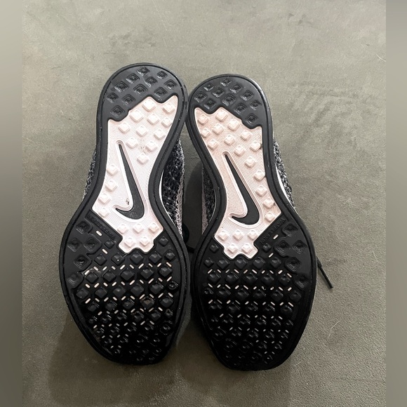 Excellent Condition Nike Running Shoes - Picture 6 of 6